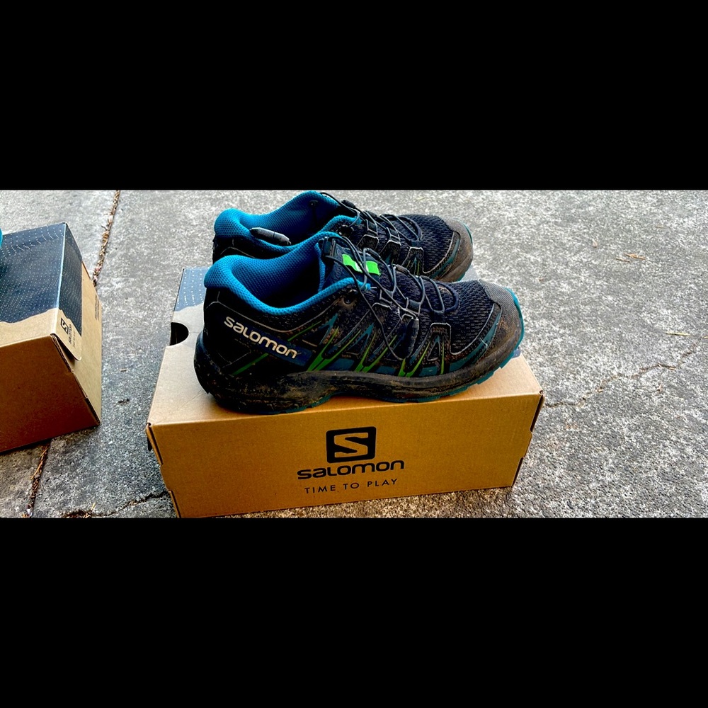 Boys hiking shoes